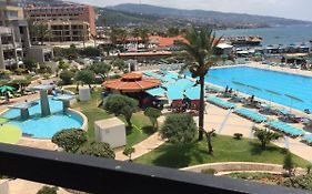 Beachfront Chalet In Aqualand Resort - Batroun